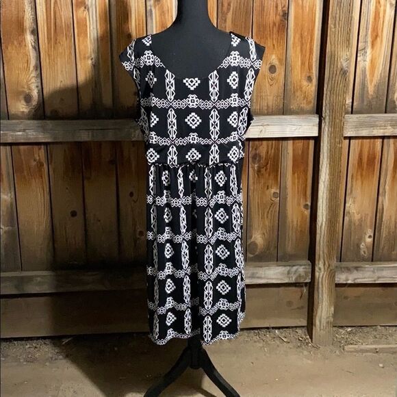 INC International Concepts woman dress beading black white 3X FIRM on PRICE - Picture 3 of 4